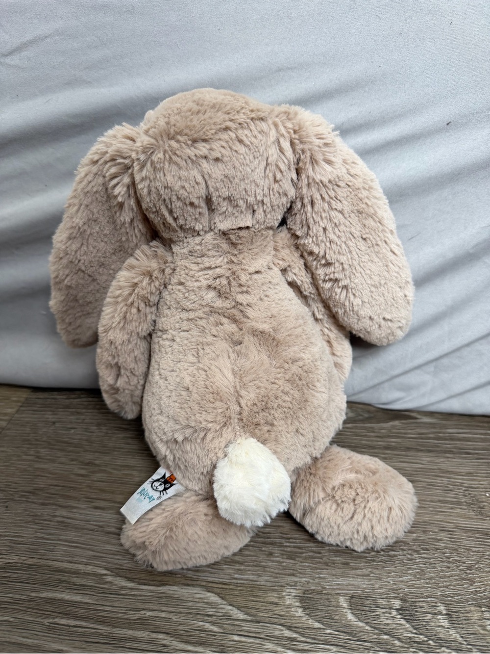 Jellycat Bashful Bunny - Picture 2 of 3